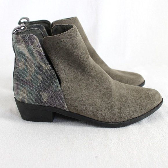 Corkys Camo Ankle Boots Girls Size 2 Olive Green Slip On Low Heel - Picture 4 of 9